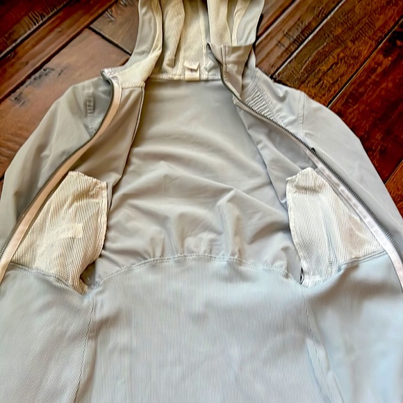 Ivivva size 7 gray polyester jacket - Picture 4 of 6